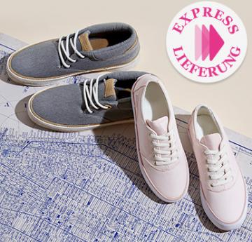CASUAL SHOES
