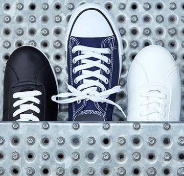 CASUAL SHOES